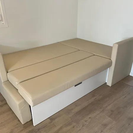 Marina Luxury Houseboat Lace