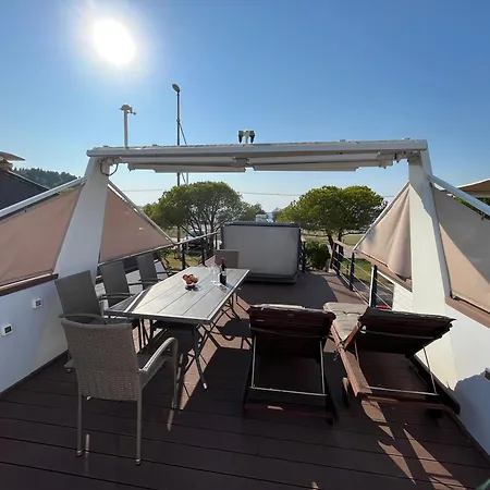 Marina Luxury Houseboat Lace Дом отдыха Порторож