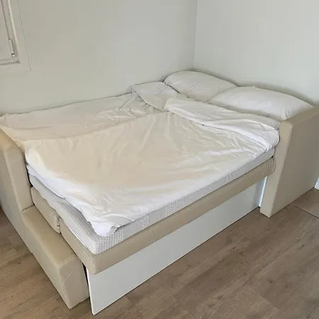 Marina Luxury Houseboat Lace