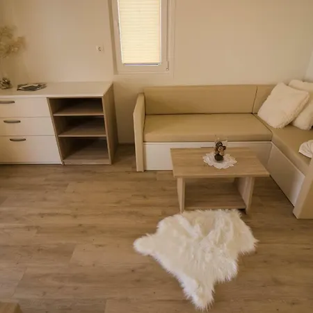 Сasa de vacaciones Marina Luxury Houseboat Lace *
