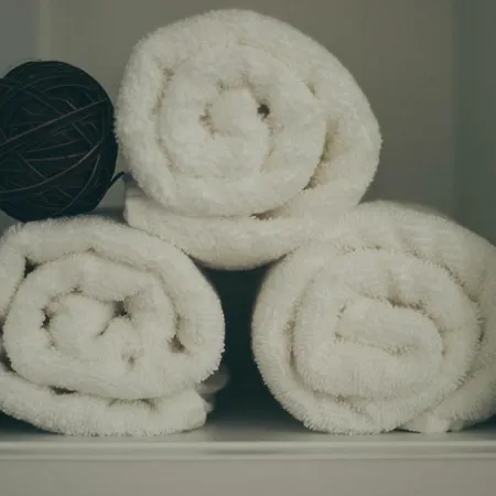 Marina Luxury Houseboat Lace