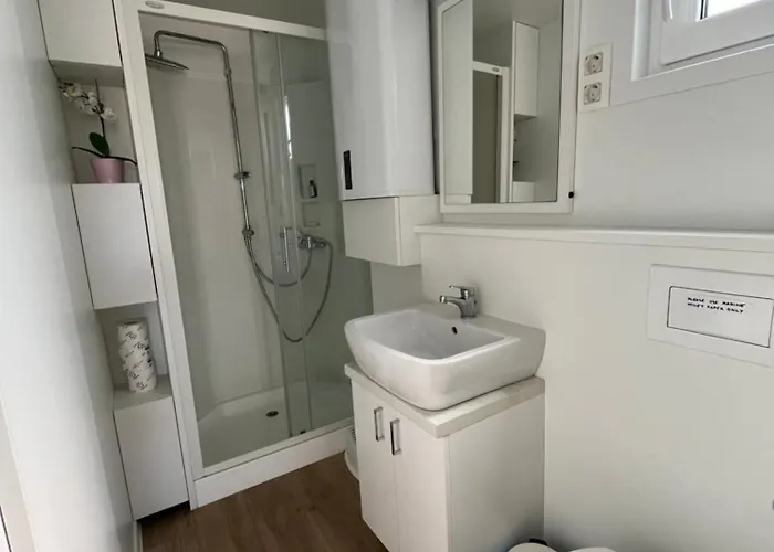 Marina Luxury Houseboat Lace 別荘 *