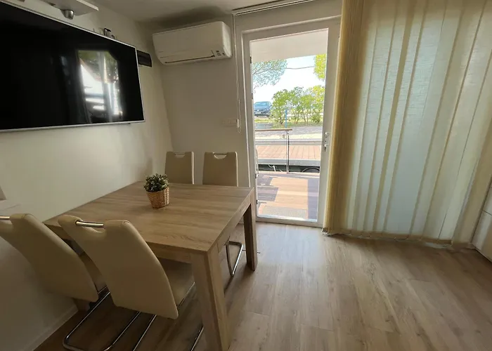 別荘 Marina Luxury Houseboat Lace *