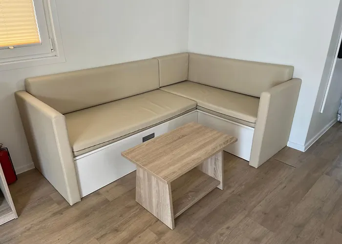 Marina Luxury Houseboat Lace ポルトローシュ