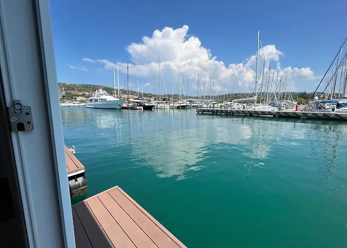 別荘 Marina Luxury Houseboat Lace *